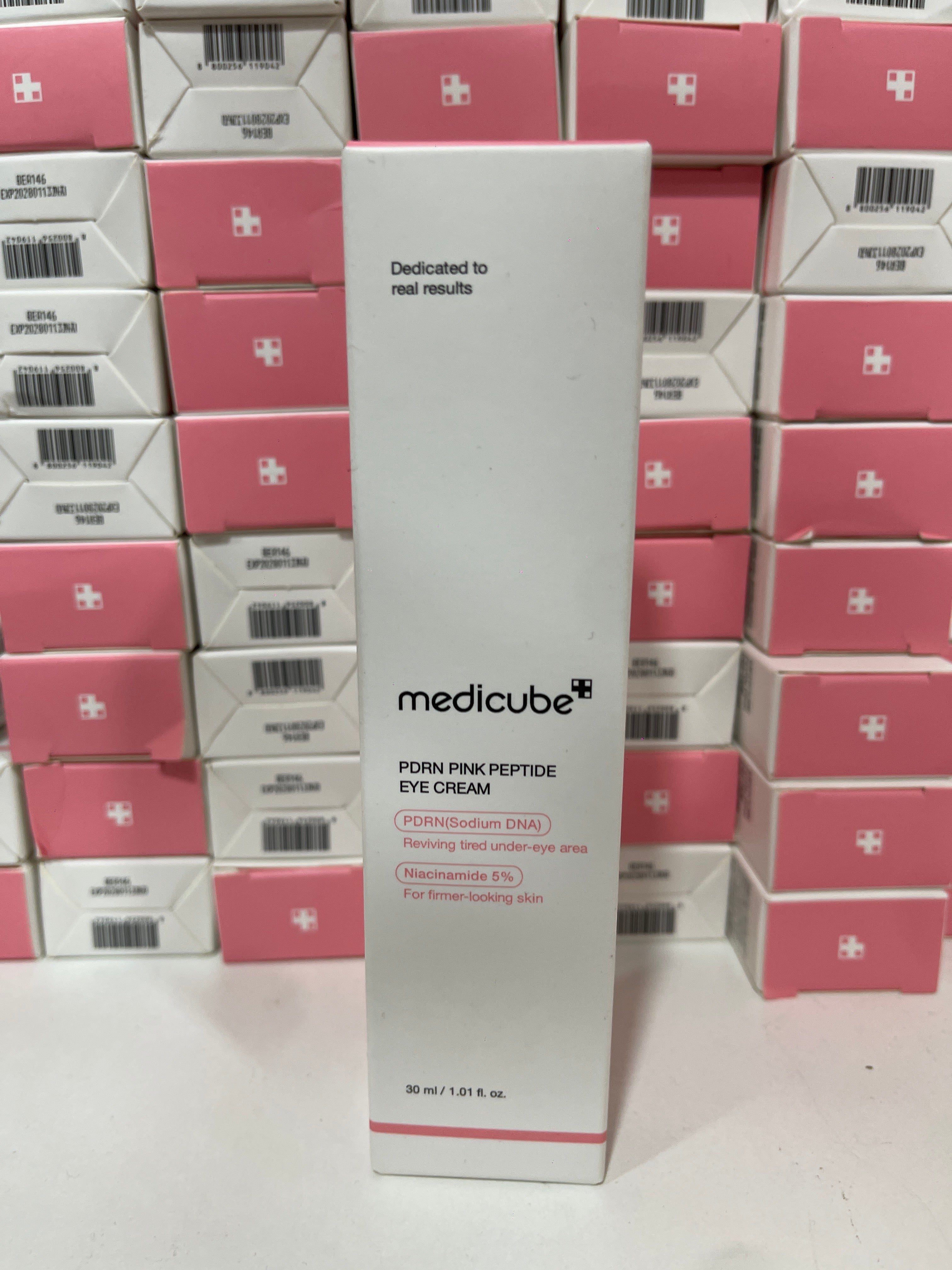MEDICUBE pdrn pink peptide eye cream